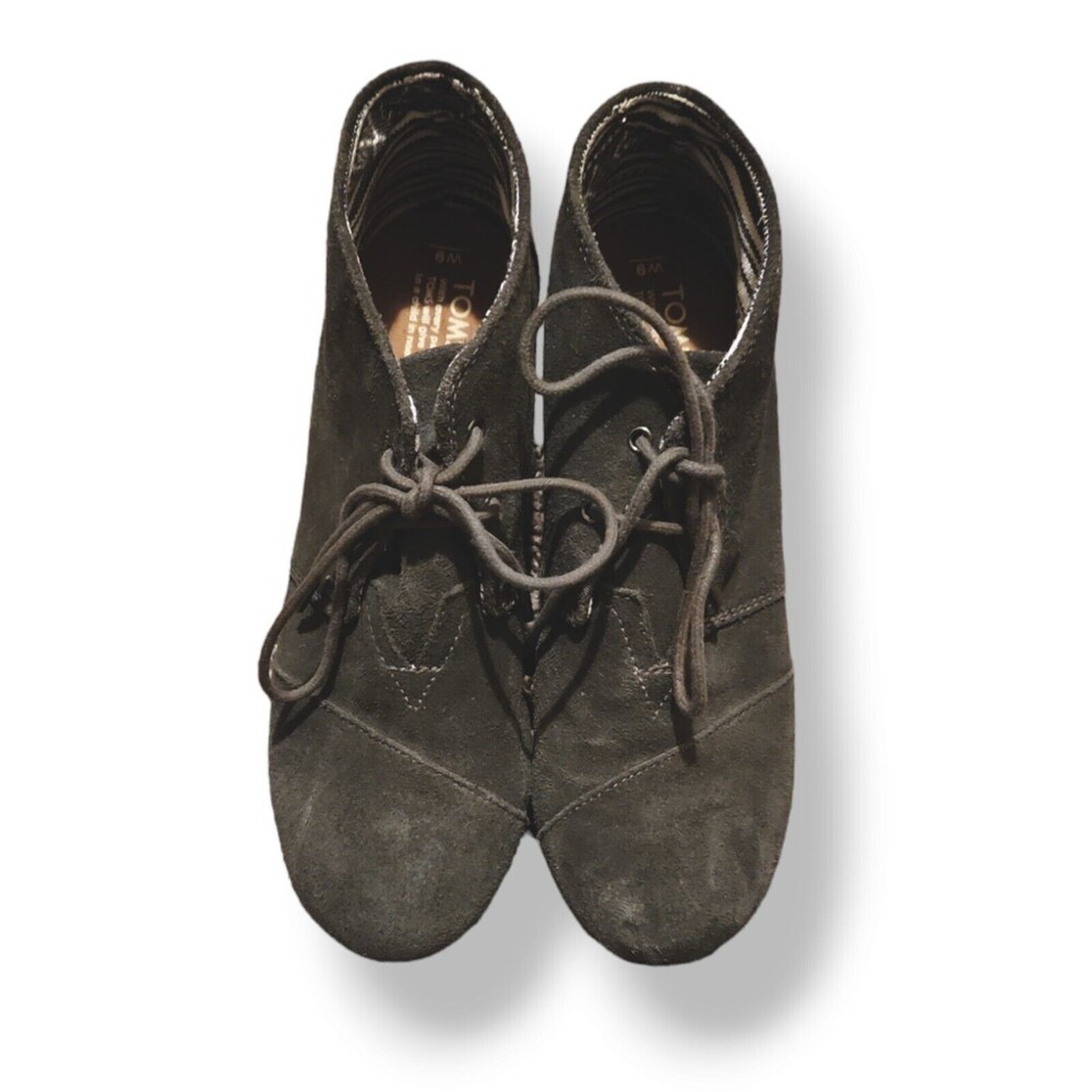 TOMS Gray Suede Desert Wedge Lace Up Ankle Bootie Shoe size 9W